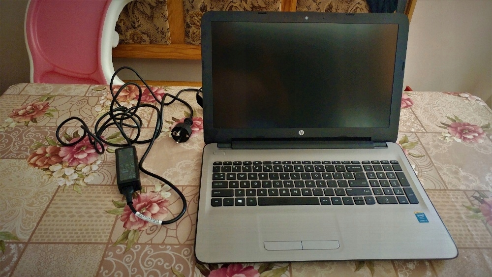 Laptop HP 250 G5 W4M89EA i3-5005 w świetnym stanie