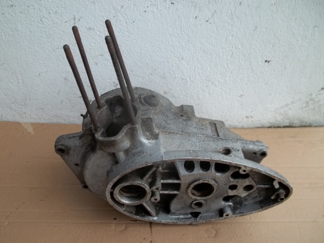 Kartery WSK 125 Oryginalne KORPUS SILNIK ZMD