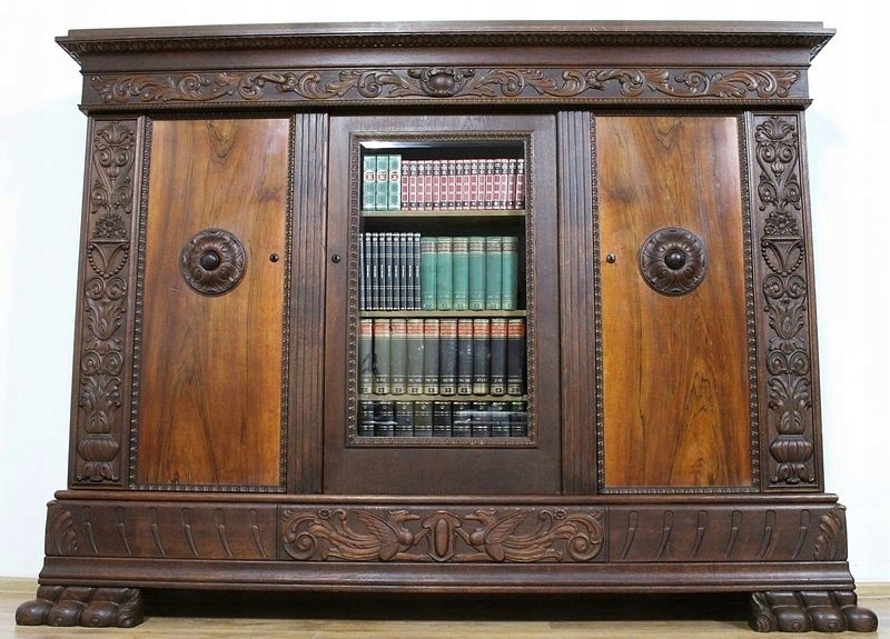 BIBLIOTEKA NA LWICH ŁAPACH