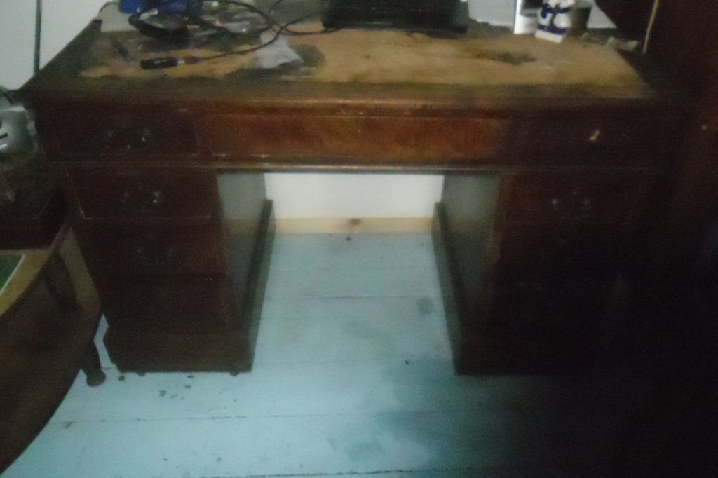 Stare, rozkładane biurko na kółkach.8 szuflad