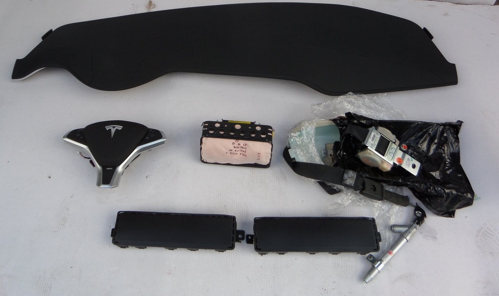 deska konsola airbag Tesla regeneracja