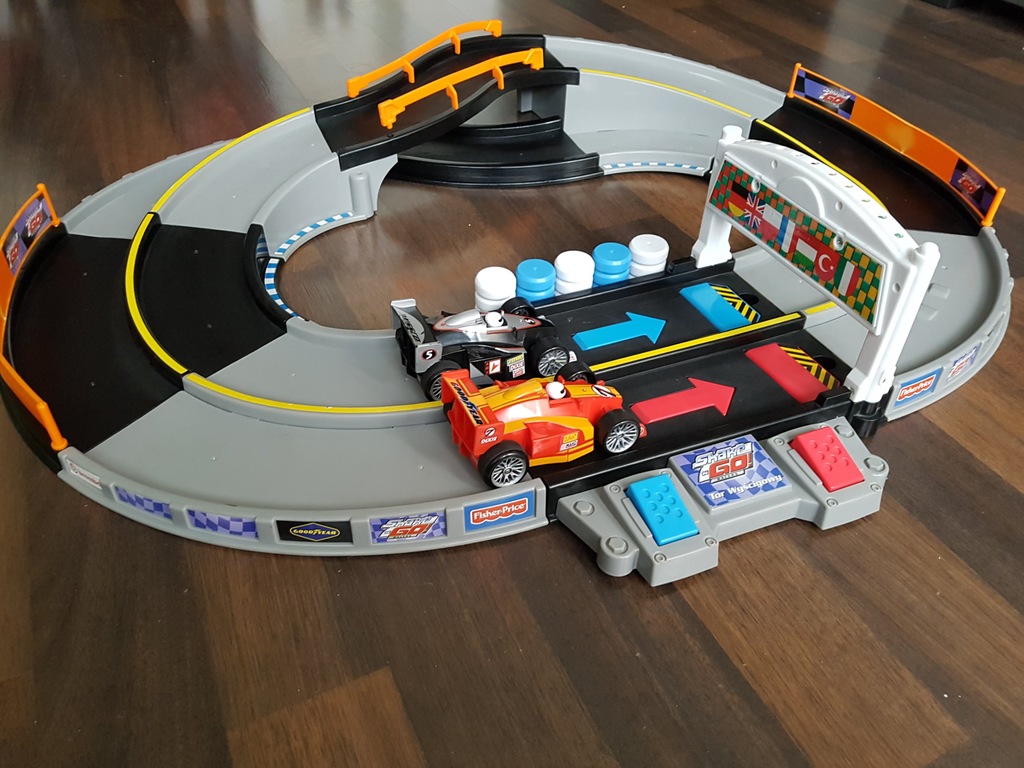 Tor samochodowy Fisher Price potrząśnij i jedź