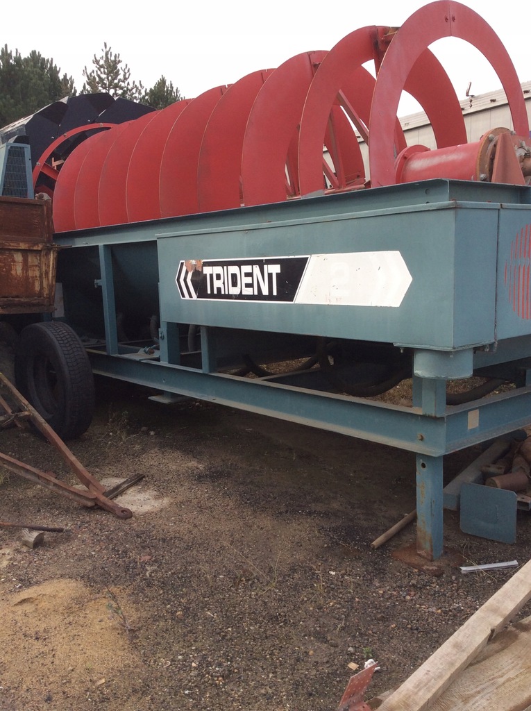 PRZESIEWACZ Z ODWADNIACZEM POWERSCREEN TRIDENT