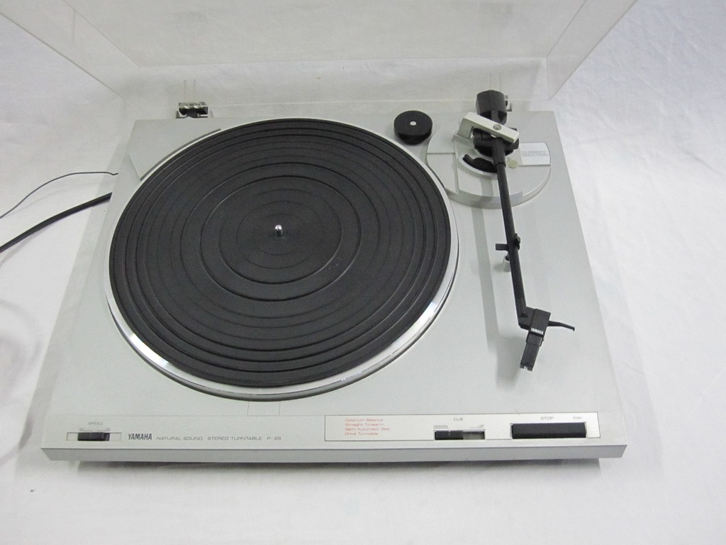 GRAMOFON YAMAHA P-28