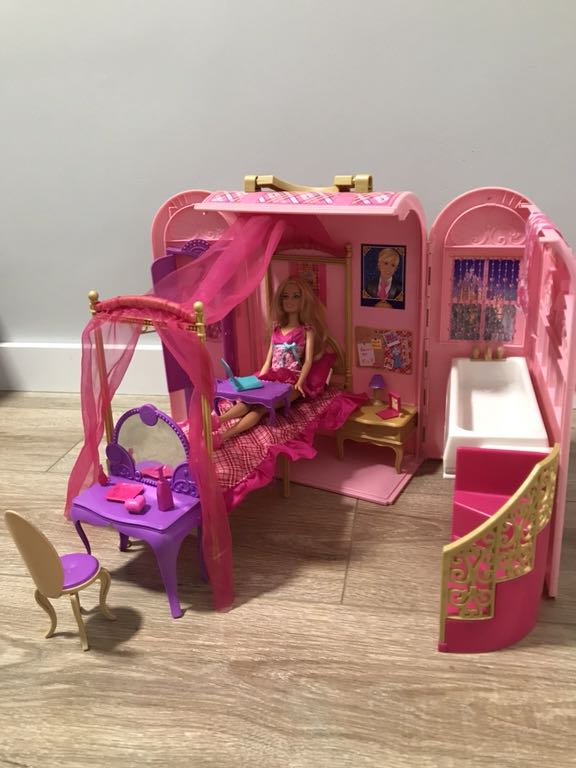 BARBIE Walizka szkolny domek Akademia księżniczek