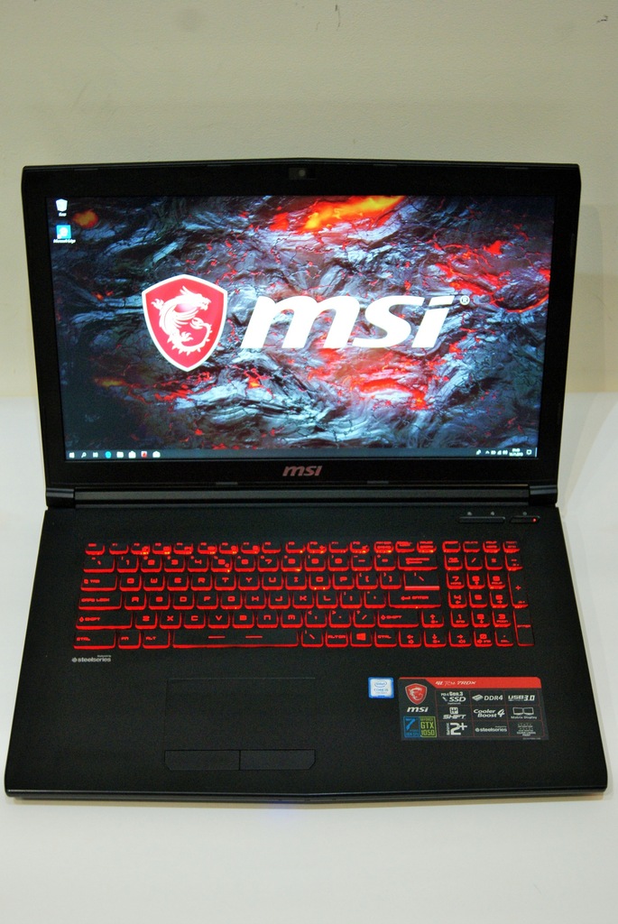 Laptop MSI gl72m 7rdx i5 + GRATIS