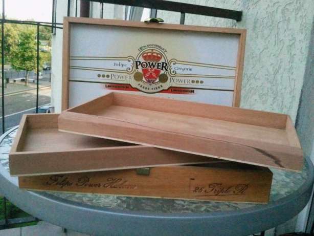 Humidor-Duże drewniane pudełko po cygarach