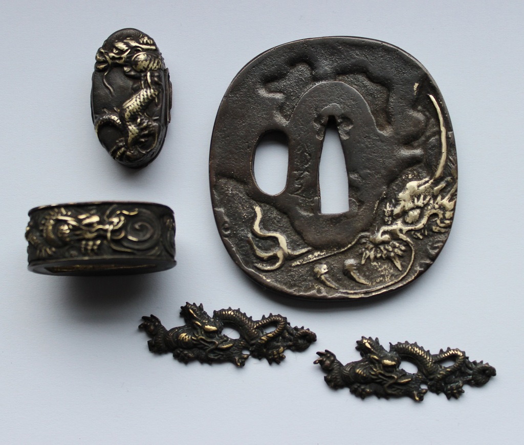 Katana wakizashi tsuba fuchi kashira menuki