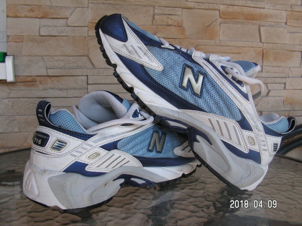new balance w's 716