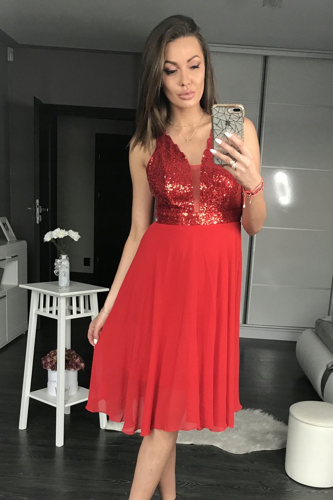 Sukienka z cekinami - rozkloszowana - Czerwona S