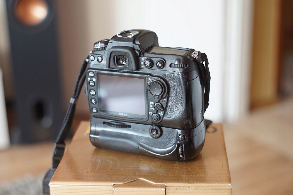 Nikon D300, body, grip, kpl - SAMPLE