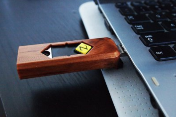 ZAPALNICZKA ŻAROWA USB Wood Design