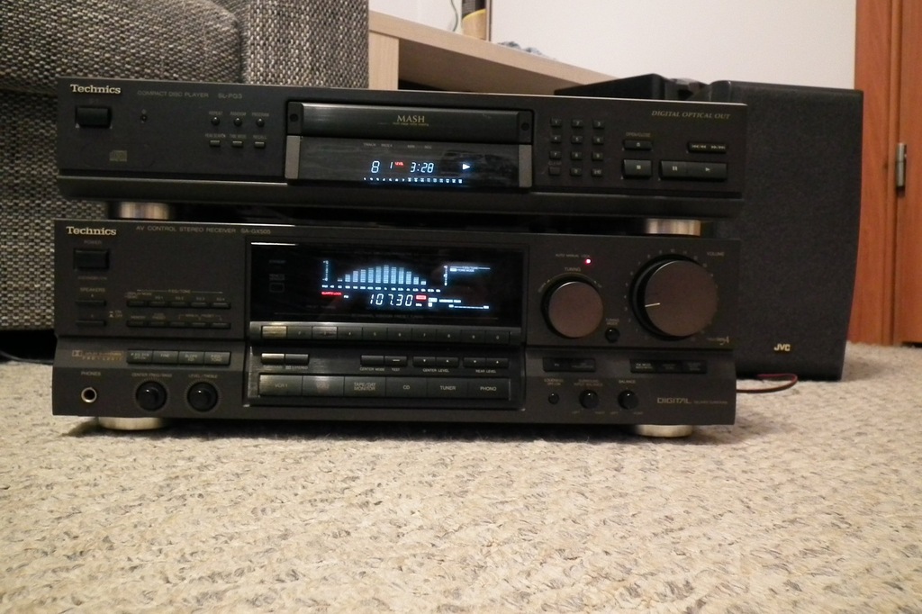 AMPLITUNER TECHNICS SA-GX505 Z KOREKTOREM CLASS A