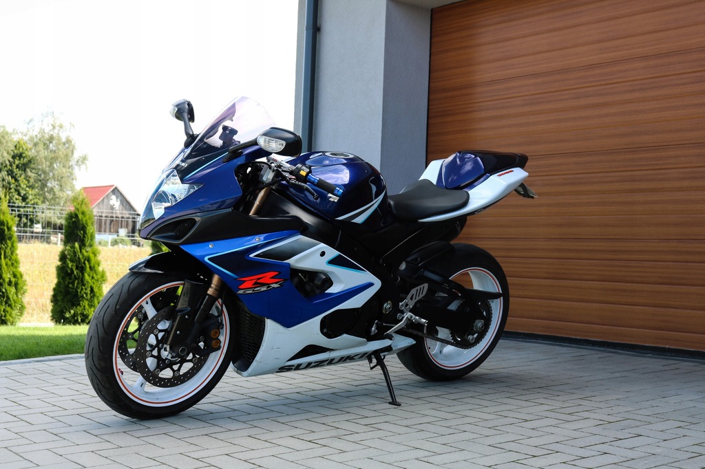 Suzuki gsxr store 1000 cena