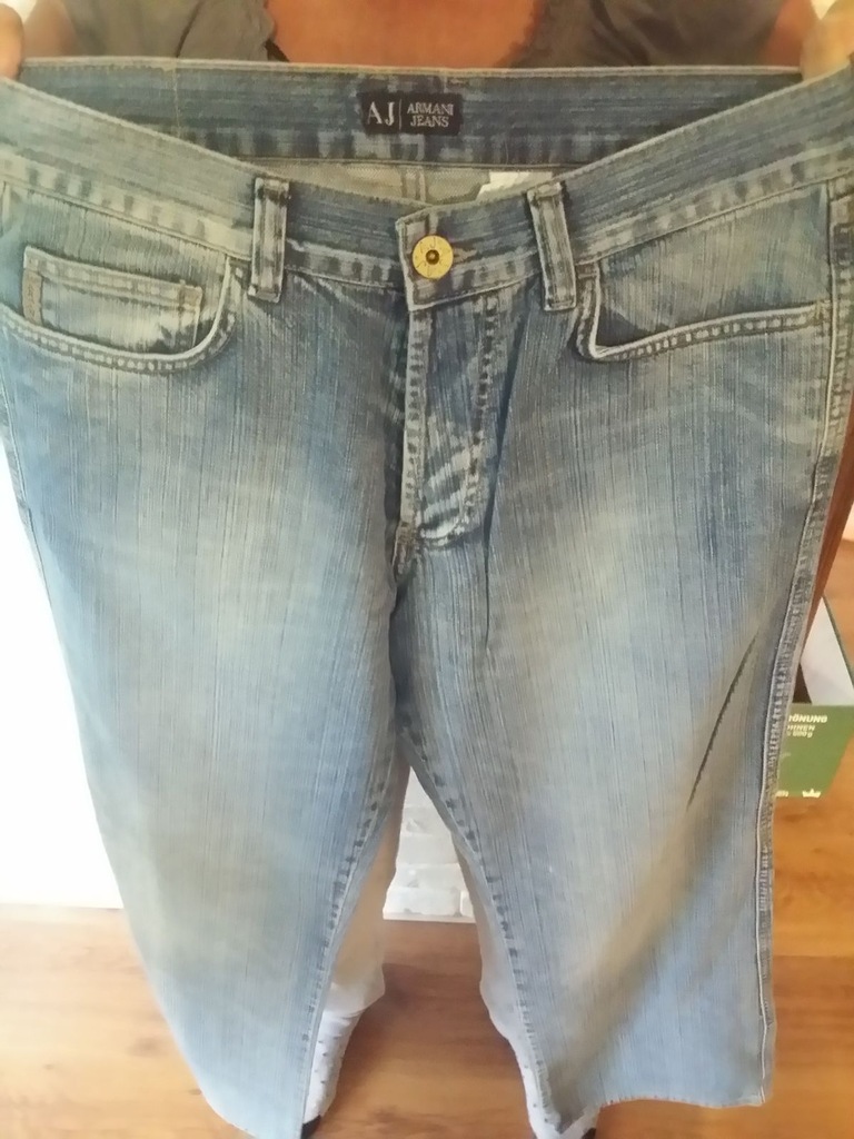 Sprzedam nowe Spodnie Jeansowe Armani Jeans w32