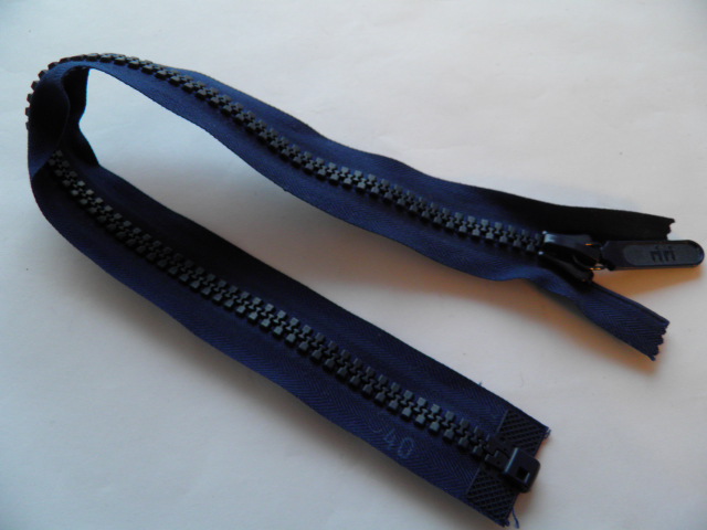 -- SUWAK PLASTIKOWY MARKI RIRI dł. 40 cm 