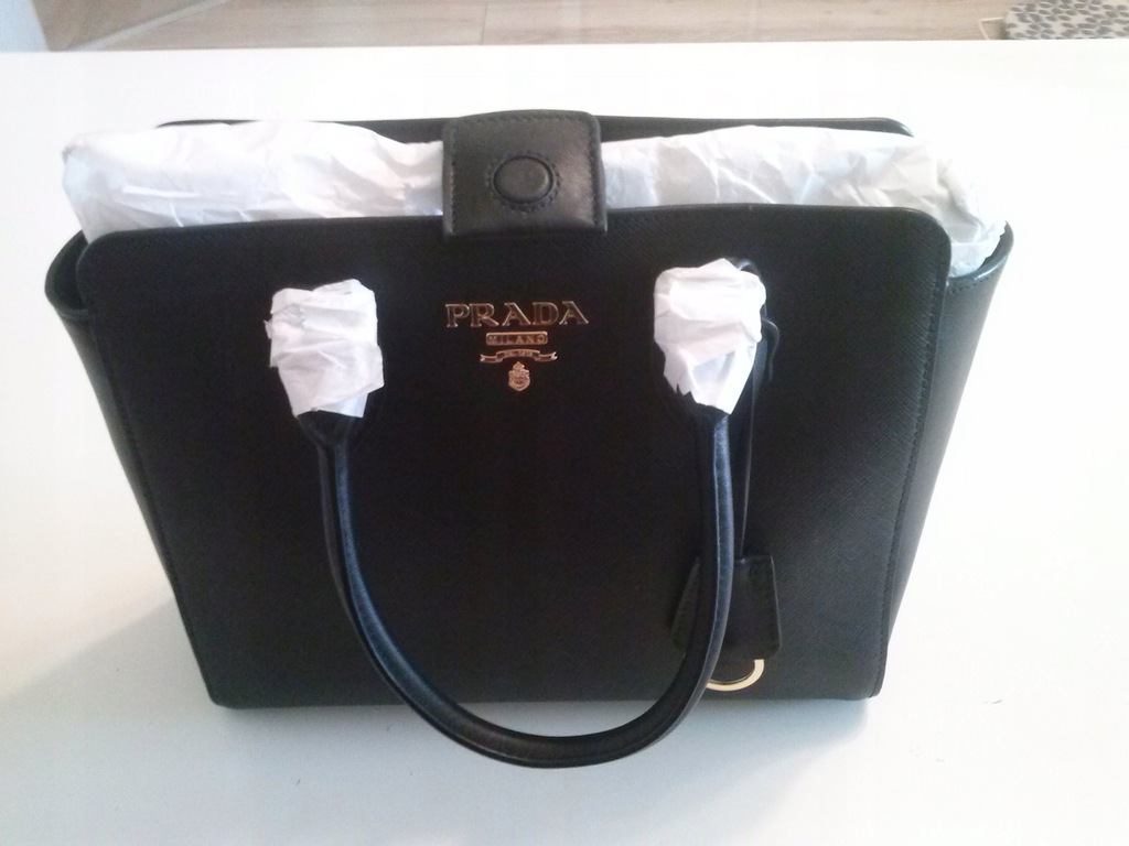 prada saffiano soft c