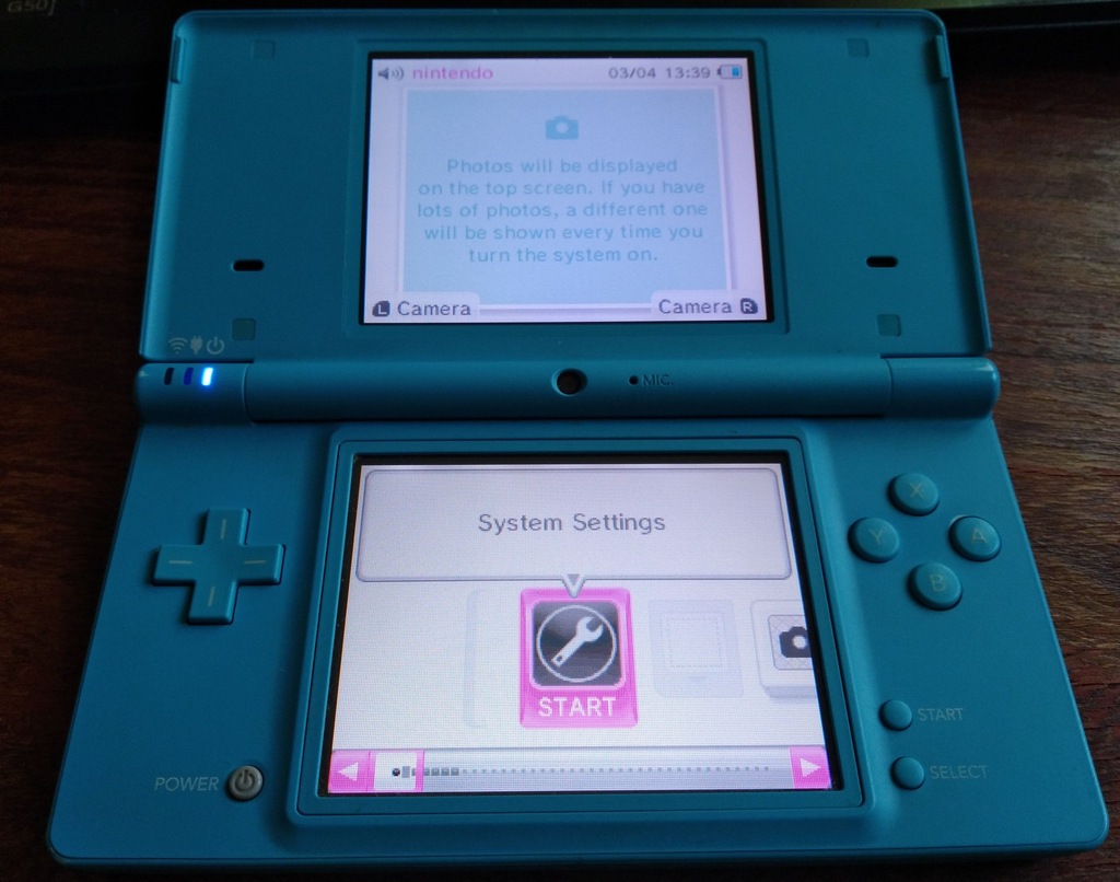 NINTENDO DSi +2 gry+3 rysiki+ładowarka+futerał