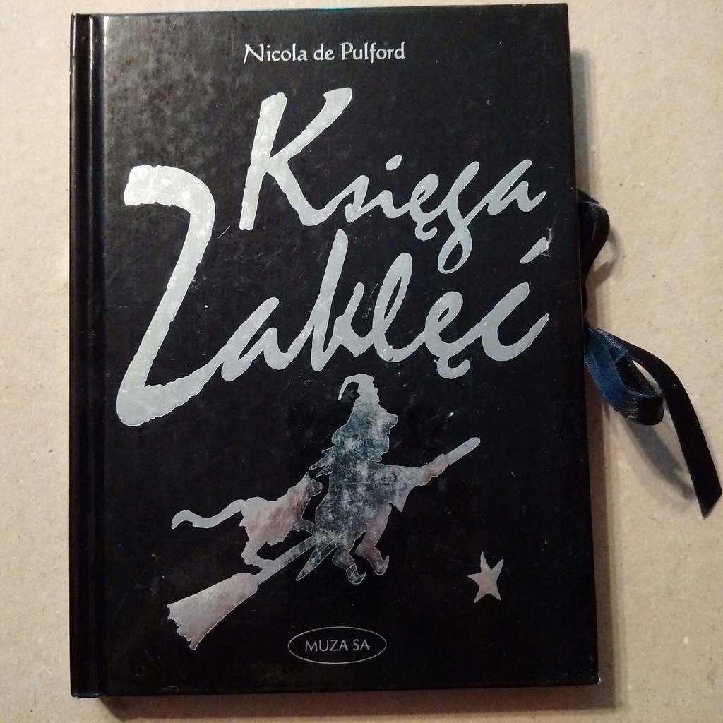Księga zaklęć Nicola de Pulford