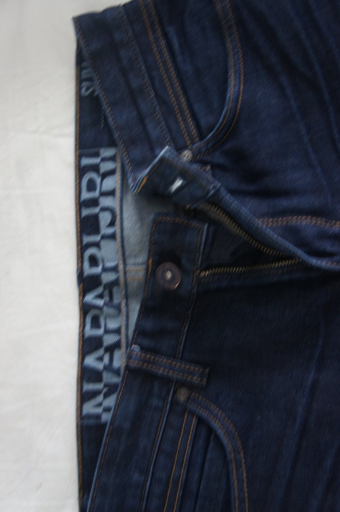 Napapijri jeansy spodnie W31L32 jak nowe c. sk 650