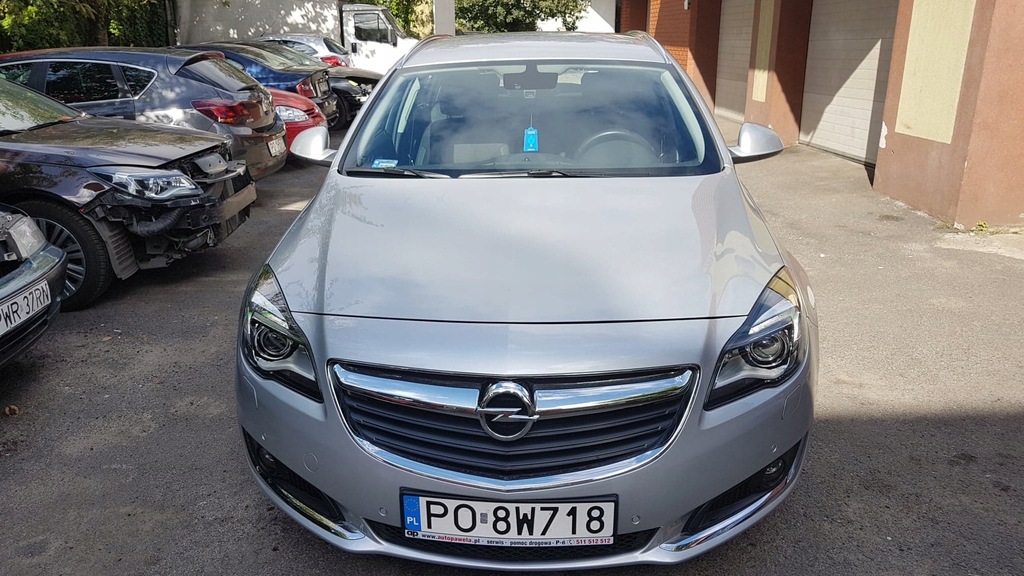 Opel insignia salon