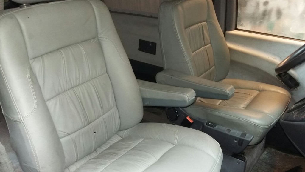 Fotele skórzane przód Mercedes Vito V klasa W638