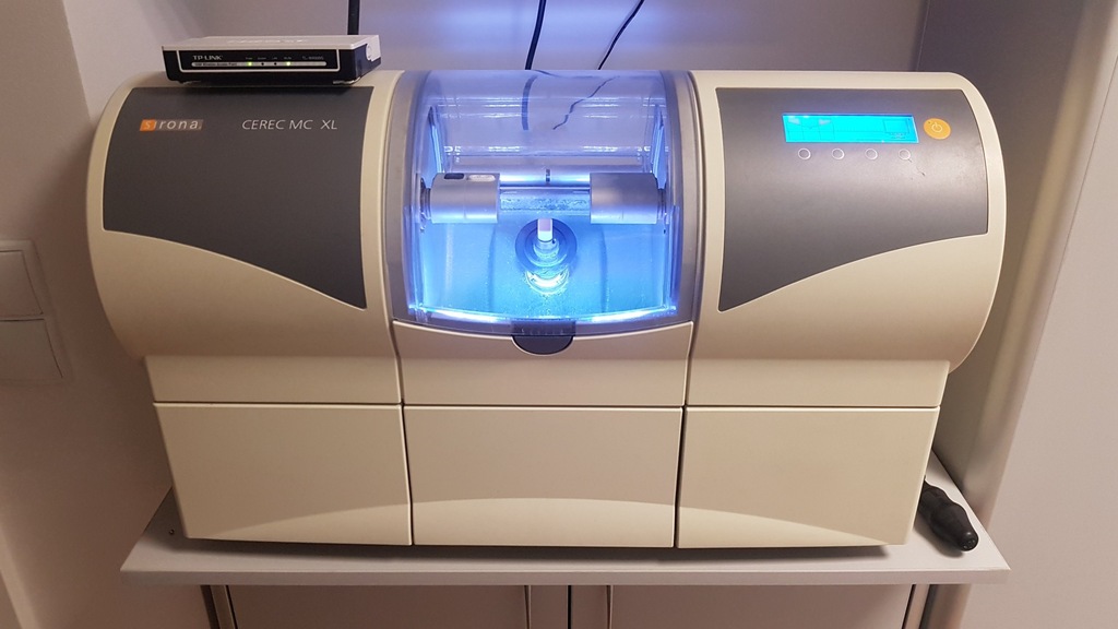 Skaner Sirona CEREC CAD/CAM bluecam + Frezarka