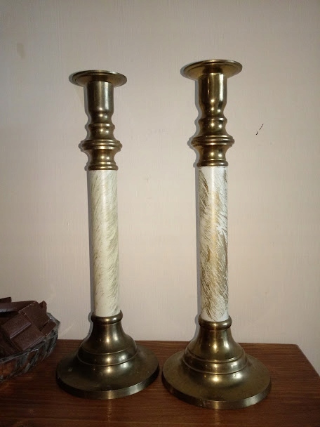 2 świeczniki mosiężne stylizowane marmur