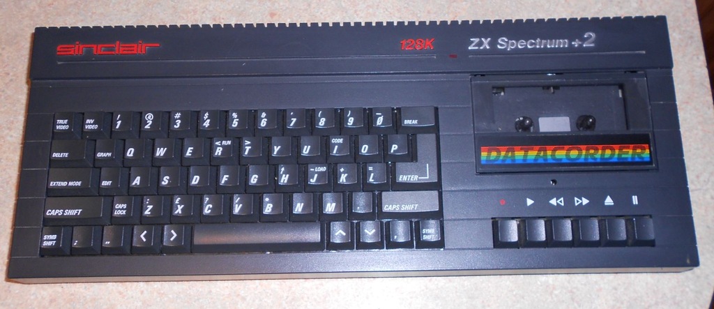 ZX Spectrum +2B z dodatkami