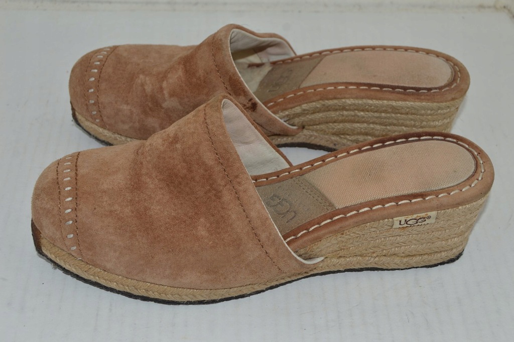 Pantofle klapki UGG Australia 1655 - 38