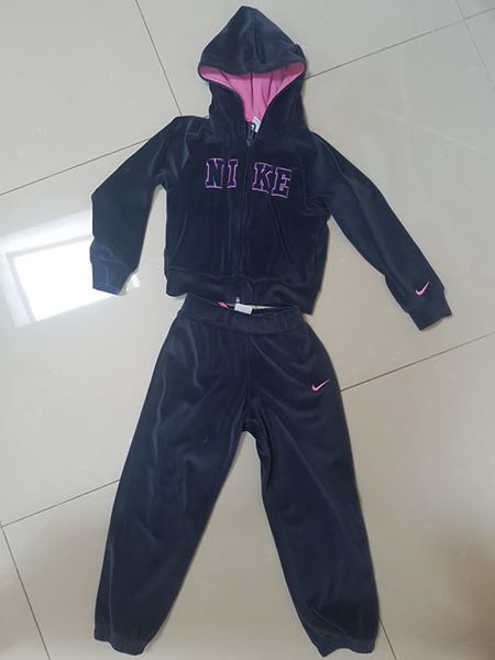 Dress welurowy Nike 110 - 116 cm ( 5 - 6 lat)