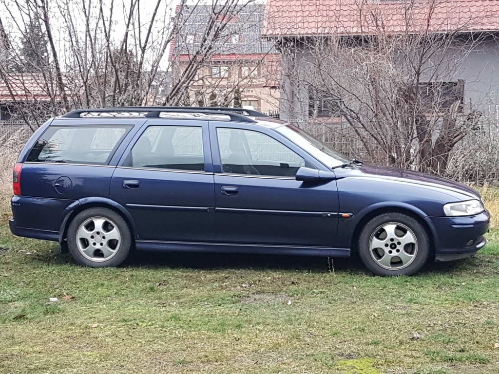 samochód Opel Vectra B 2.5 V6 1999 r.