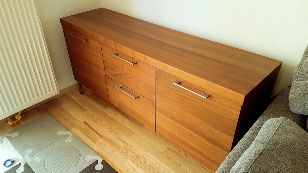 Piękny bufet BoConcept, fornir orzech amerykański