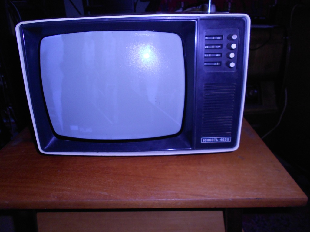 TelewizorL JUNOST 402 B SPRAWNY Czasy PRL