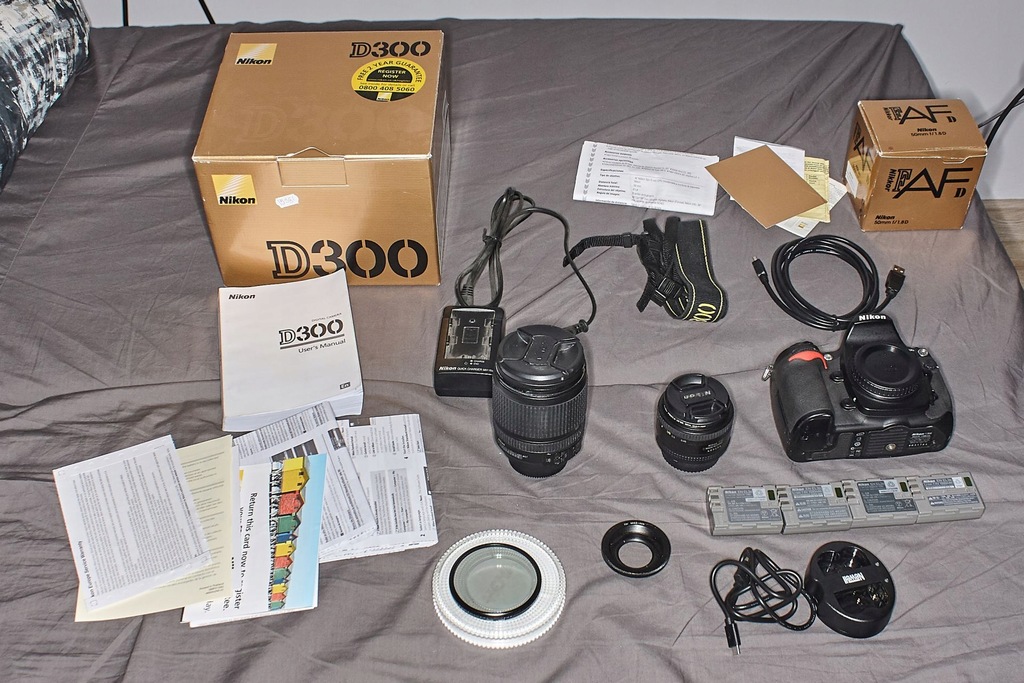 Nikon D300 + 18-105 + 50/1.8