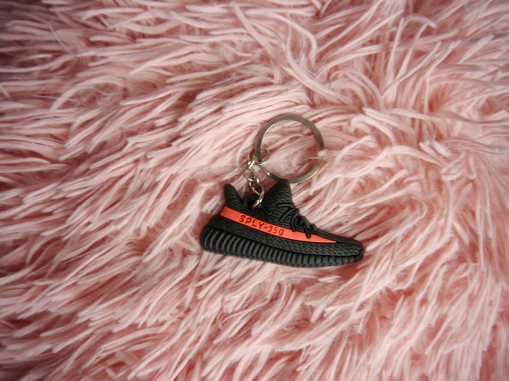 Brelok adidas yeezy red do kluczyków itd