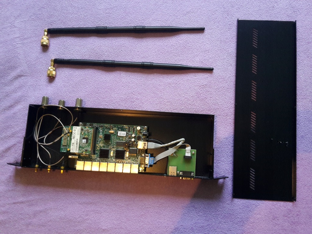Mikrotik RB493G 9x 1Gbit + 3 kart + obudowa rack