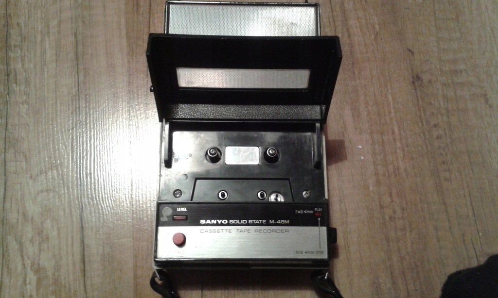 Magnetofon kasetowy SANYO Solid State M-48M
