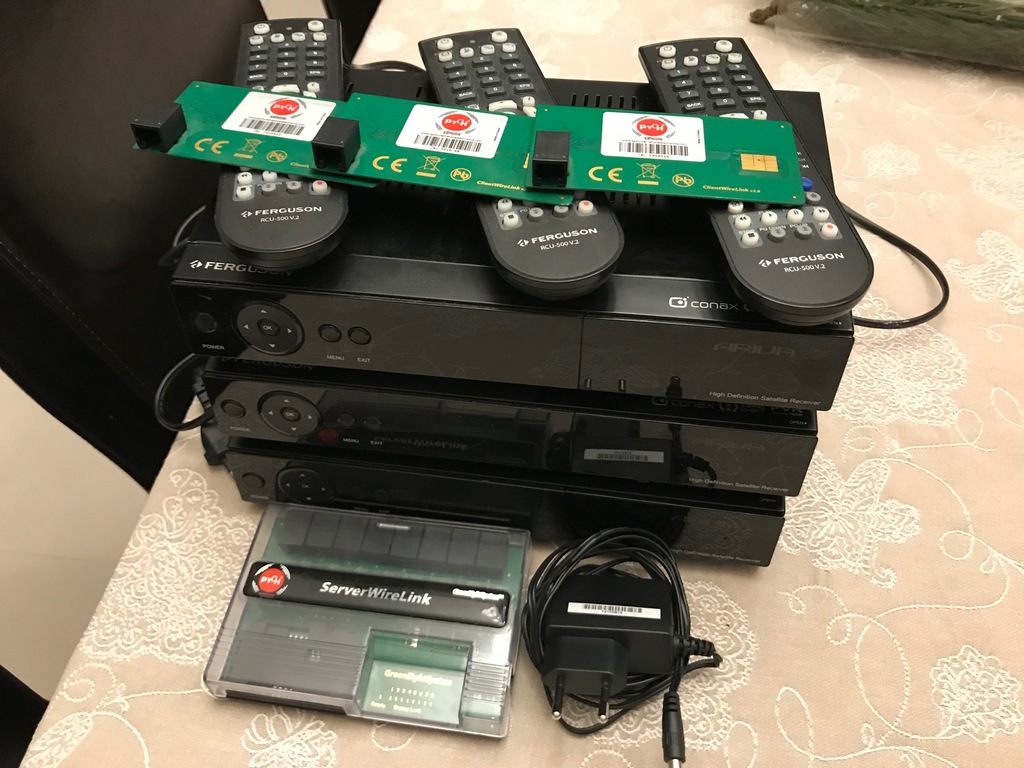 3 x Tuner Ariva 102e + cardspliter + 3 x karta kli