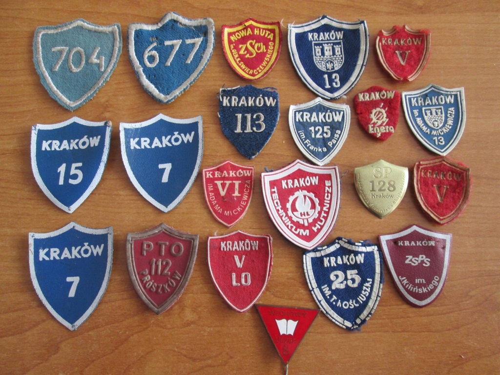 Stare tarcze szkolne 20 sztuk + wzorowy uczeń
