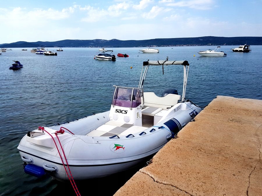 Wynajem RIB SACS 530, YAMAHA 115KM, CHORWACJA