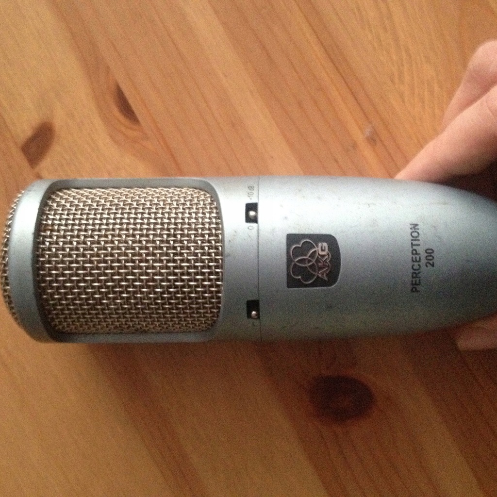 Mikrofon pojemnościowy/studyjny AKG Perception 200