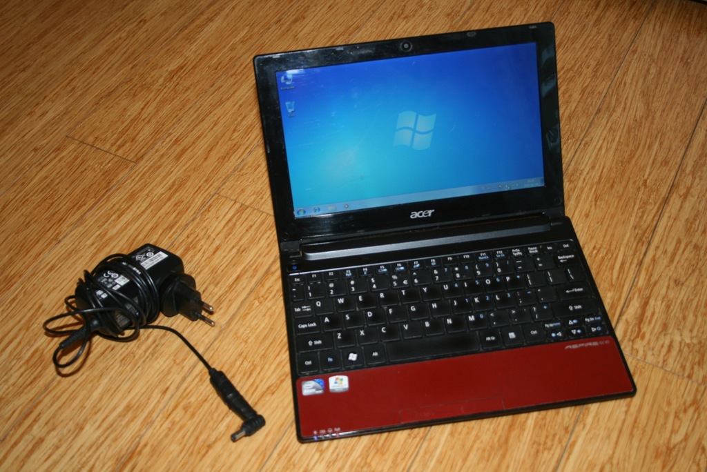 Netbook Acer Aspire One D255 czerwony z zasilaczem