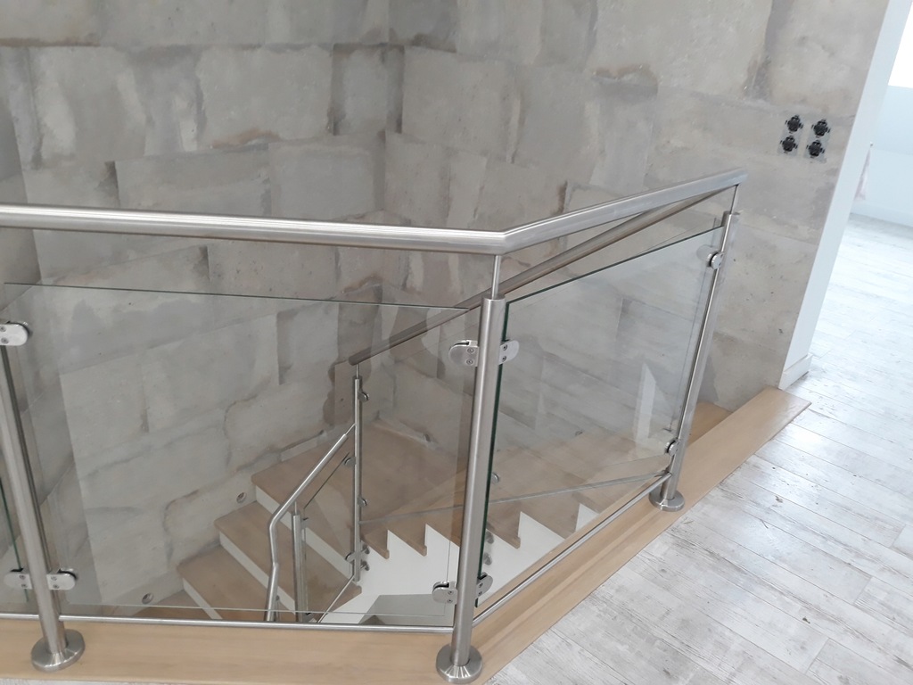 Balustrada balustrady szklane balkonowe Legionowo