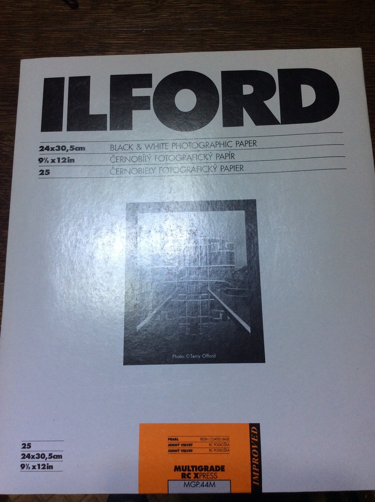 Papier Ilford Xpress RC PE 17,8x24/25 błysk gloss
