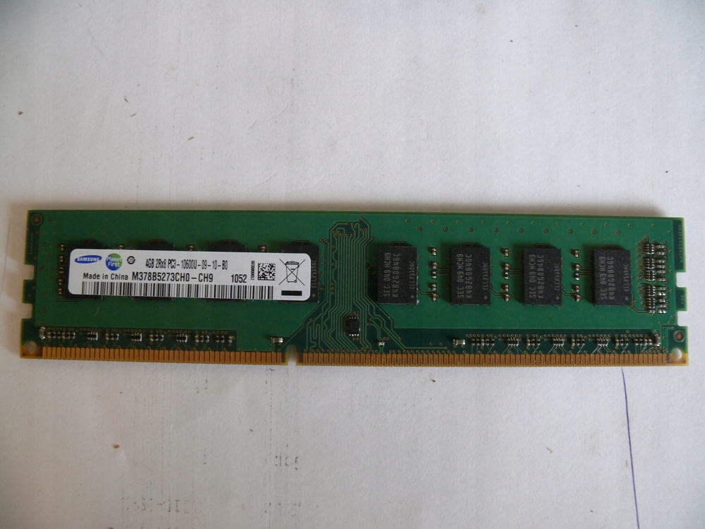 SAMSUNG 4 GB DDR3 PC3-10600 1333 MHZ 1X4 GB