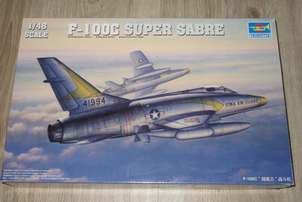 F-100C SUPER SABRE GRATIS FOTEL TRUMPETER 1/48