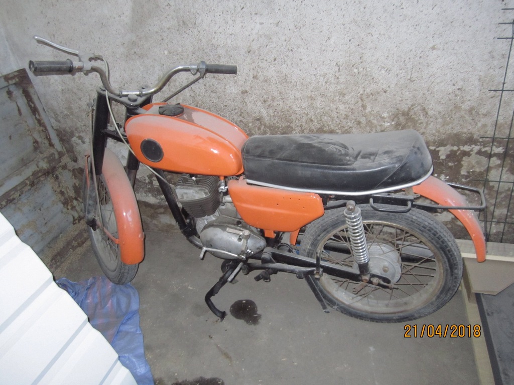 wsk 125  komar na pedały