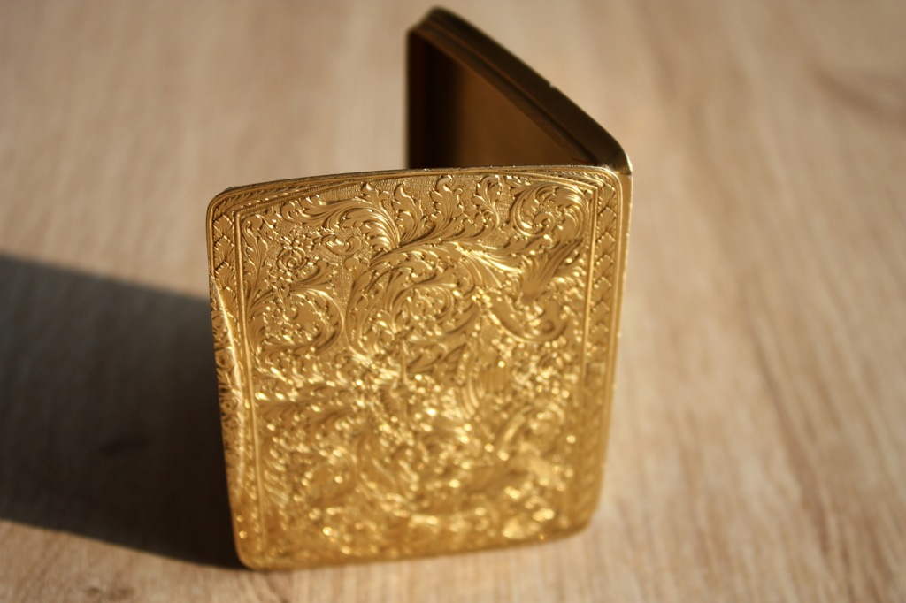 Złoto - pudełko grawerowane pr. 750