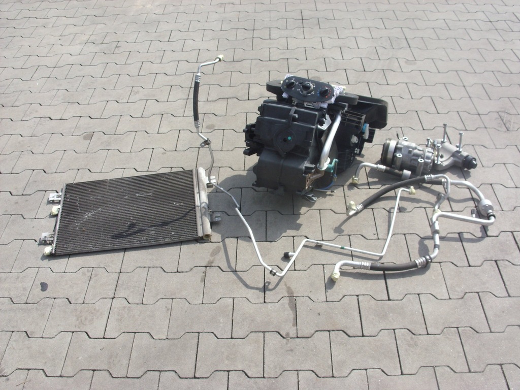 Kompletna klimatyzacja Dacia Sandero I 1,2 16V